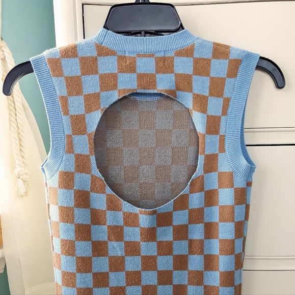 Blue/tan body con knee length dress - Picture 2 of 4